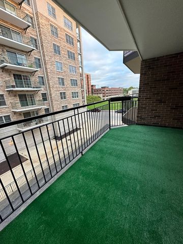 1 N CHESTNUT Avenue 3F, Arlington Heights, IL 60005