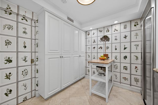 434 Chilean Avenue 2b, Palm Beach, FL 33480