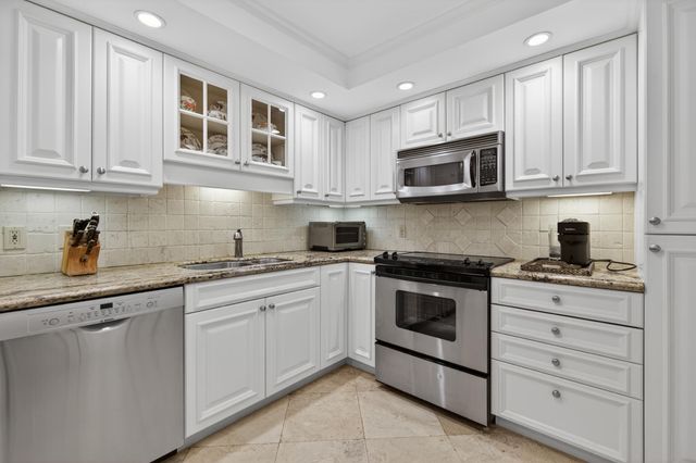 434 Chilean Avenue 2b, Palm Beach, FL 33480