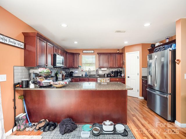 190 Glendower Lane, Chesnee, SC 29323