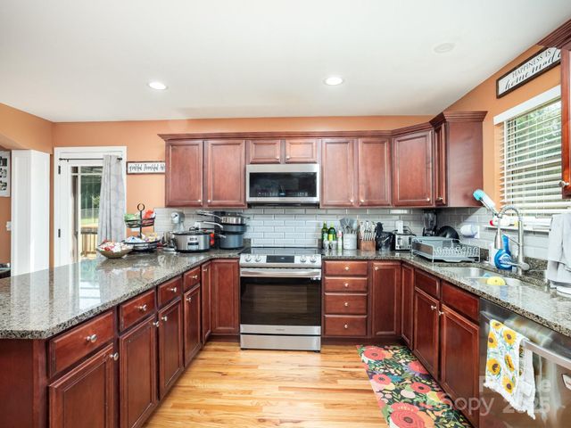 190 Glendower Lane, Chesnee, SC 29323