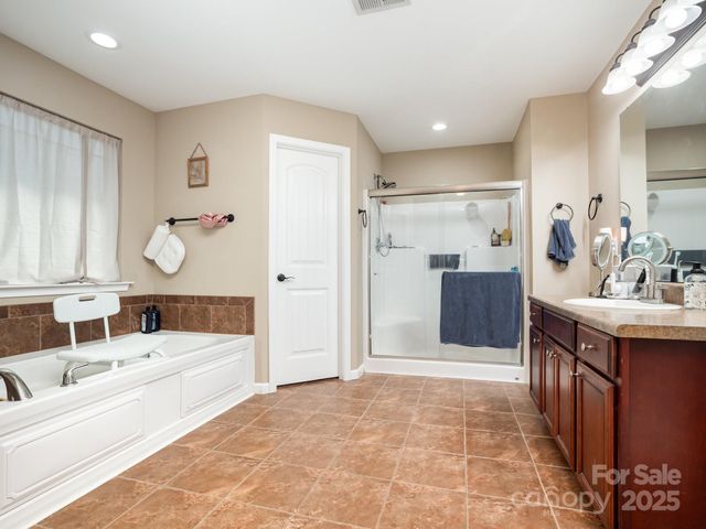 190 Glendower Lane, Chesnee, SC 29323