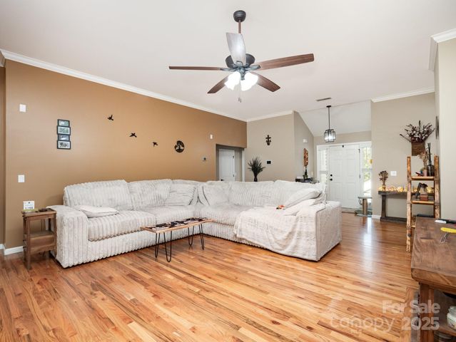 190 Glendower Lane, Chesnee, SC 29323