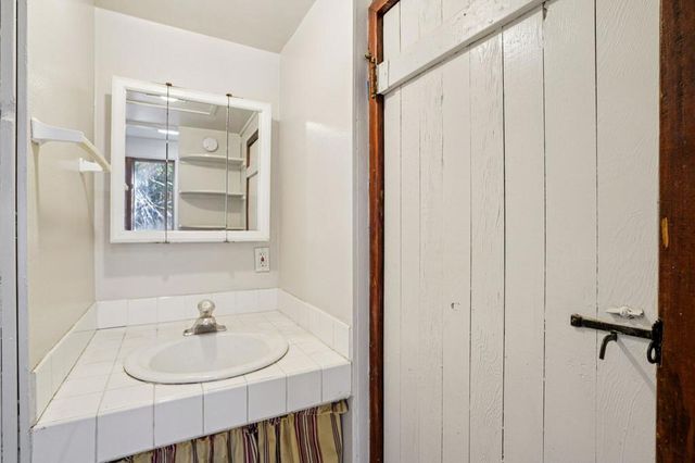 53451 Middleridge Drive, Idyllwild, CA 92549