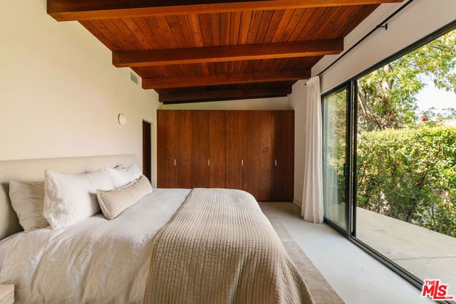 15256 Rayneta Drive, Sherman Oaks, CA 91403