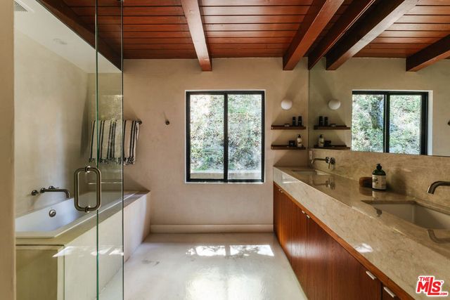 15256 Rayneta Drive, Sherman Oaks, CA 91403