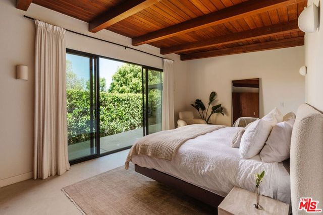 15256 Rayneta Drive, Sherman Oaks, CA 91403
