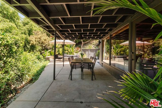 15256 Rayneta Drive, Sherman Oaks, CA 91403