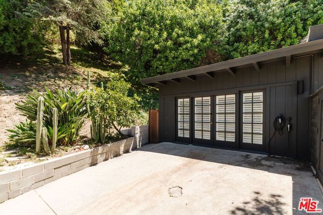 15256 Rayneta Drive, Sherman Oaks, CA 91403
