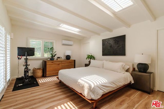 15256 Rayneta Drive, Sherman Oaks, CA 91403