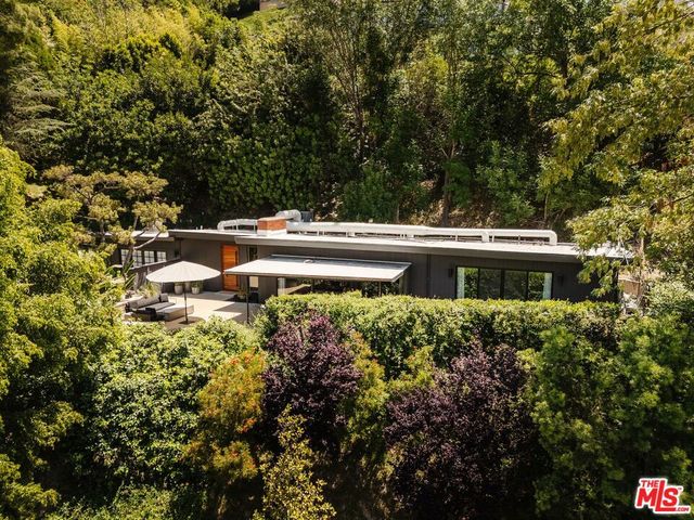 15256 Rayneta Drive, Sherman Oaks, CA 91403