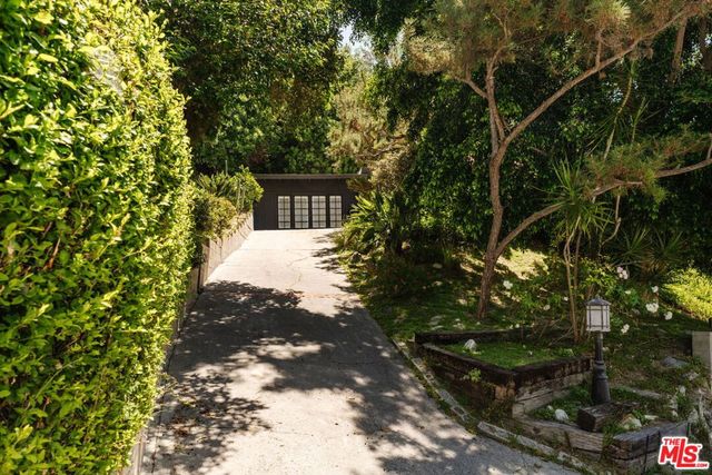 15256 Rayneta Drive, Sherman Oaks, CA 91403