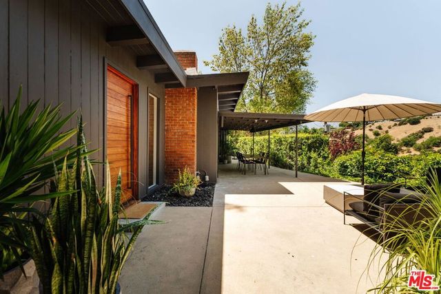 15256 Rayneta Drive, Sherman Oaks, CA 91403