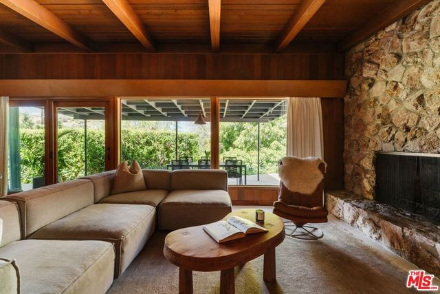 15256 Rayneta Drive, Sherman Oaks, CA 91403