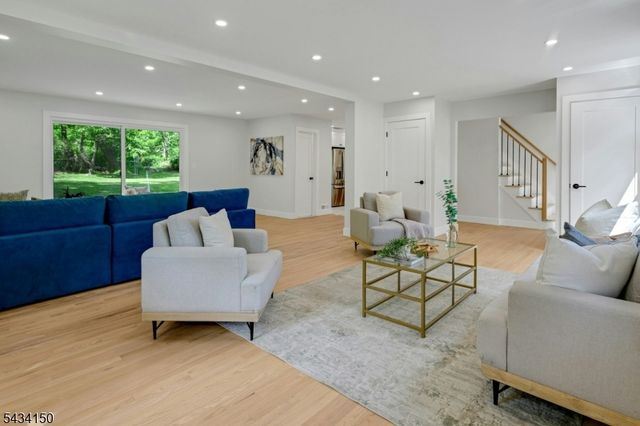 47 Fieldstone Dr, Morris Twp., NJ 07960