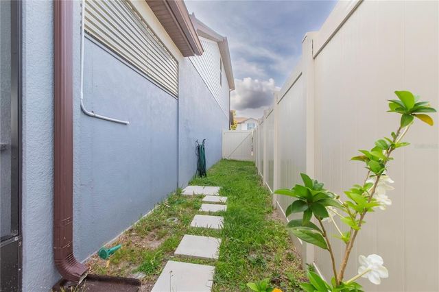 10313 WINE PRESS AVENUE, Riverview, FL 33578