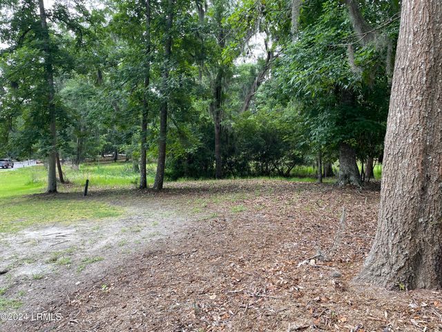 214 De La Gaye Point, Beaufort, SC 29902