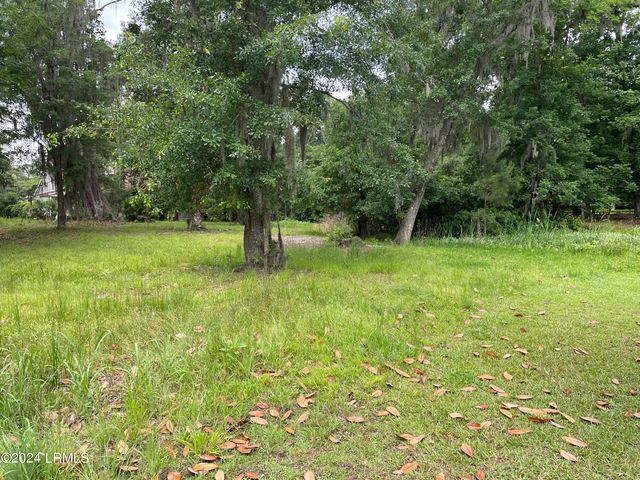 214 De La Gaye Point, Beaufort, SC 29902