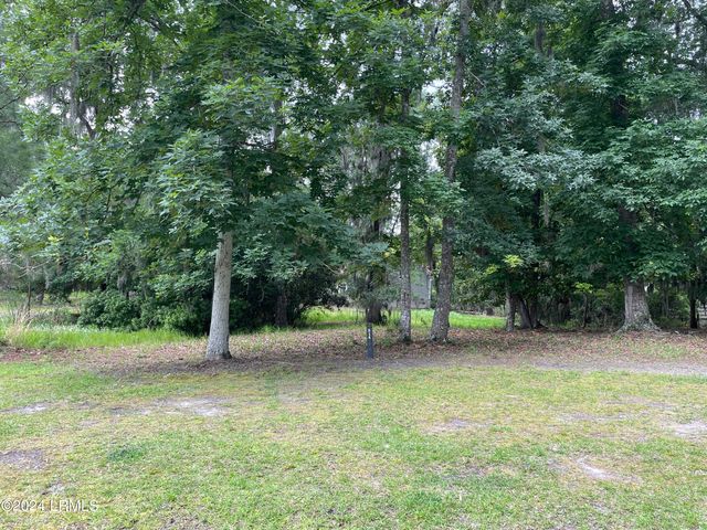 214 De La Gaye Point, Beaufort, SC 29902