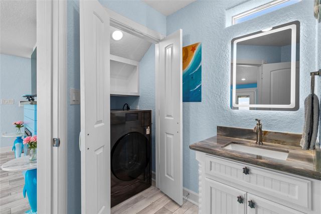 622 Fin Alley, Surfside Beach, TX 77541