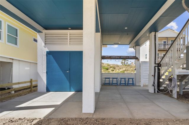 622 Fin Alley, Surfside Beach, TX 77541