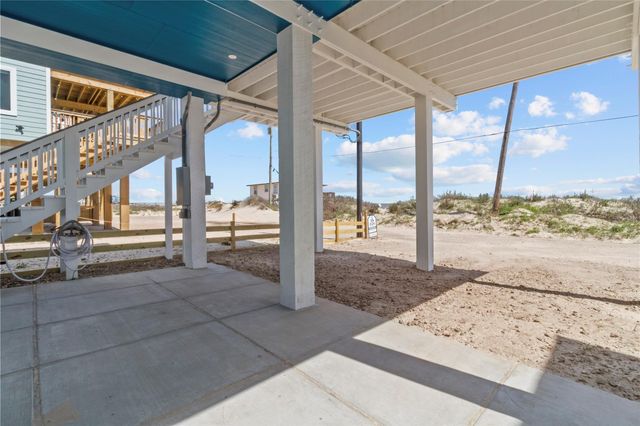 622 Fin Alley, Surfside Beach, TX 77541