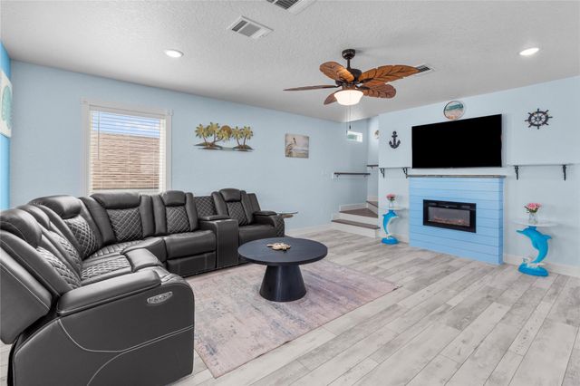 622 Fin Alley, Surfside Beach, TX 77541