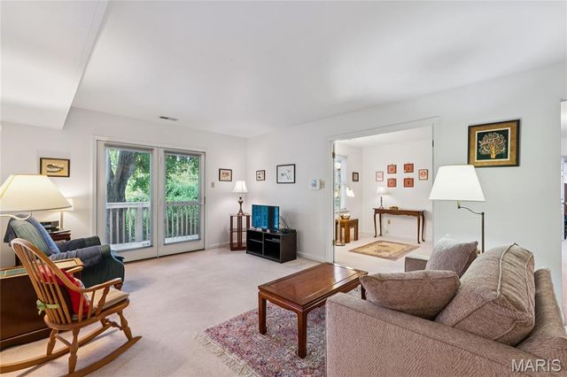 1020 Claytonbrook Drive, Ballwin, MO 63011