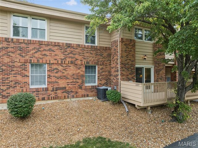 1020 Claytonbrook Drive, Ballwin, MO 63011