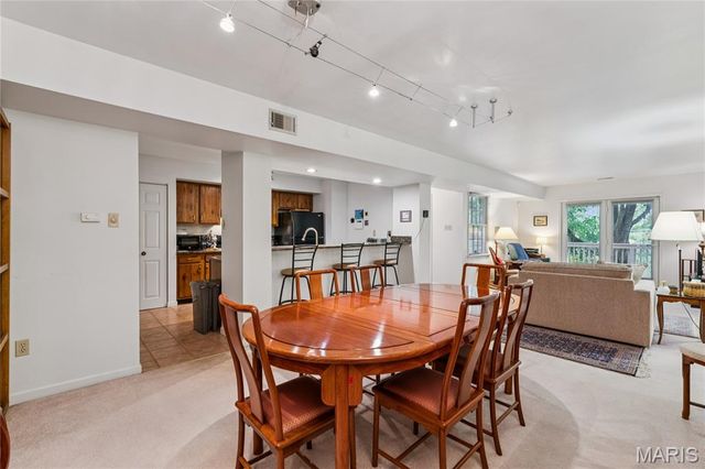 1020 Claytonbrook Drive, Ballwin, MO 63011