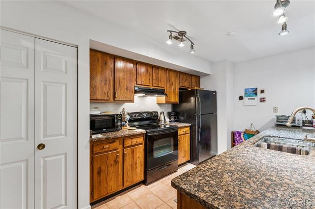 1020 Claytonbrook Drive, Ballwin, MO 63011