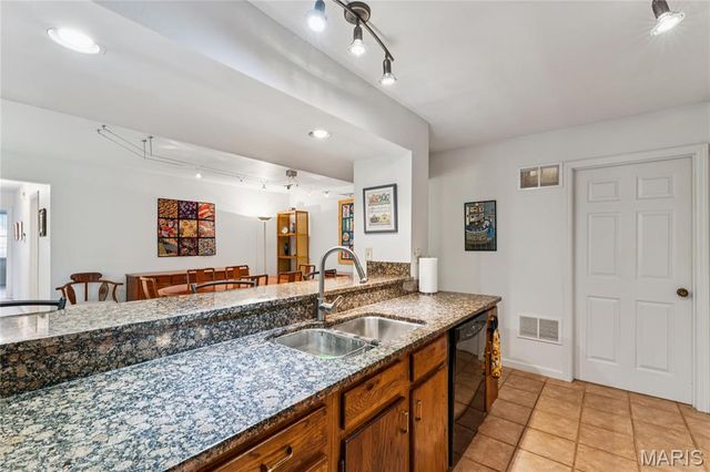 1020 Claytonbrook Drive, Ballwin, MO 63011