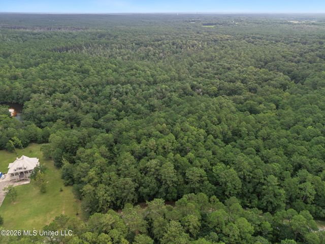 Longwood Circle, Biloxi, MS 39532