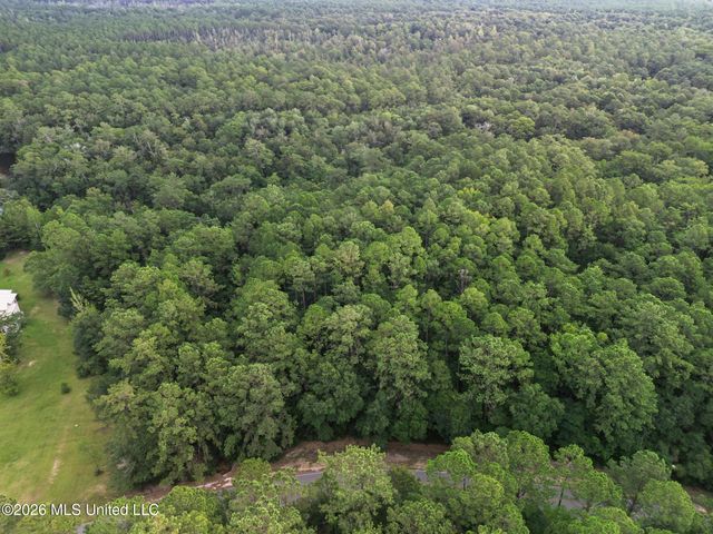 Longwood Circle, Biloxi, MS 39532