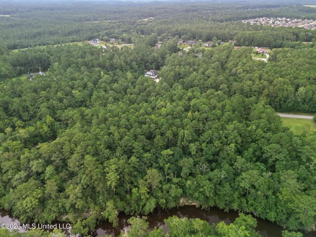 Longwood Circle, Biloxi, MS 39532
