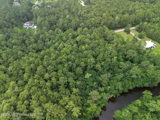 Longwood Circle, Biloxi, MS 39532