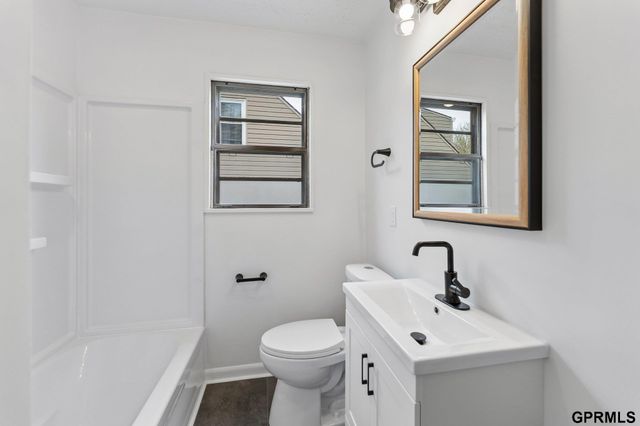3845 N 65th Avenue, Omaha, NE 68104