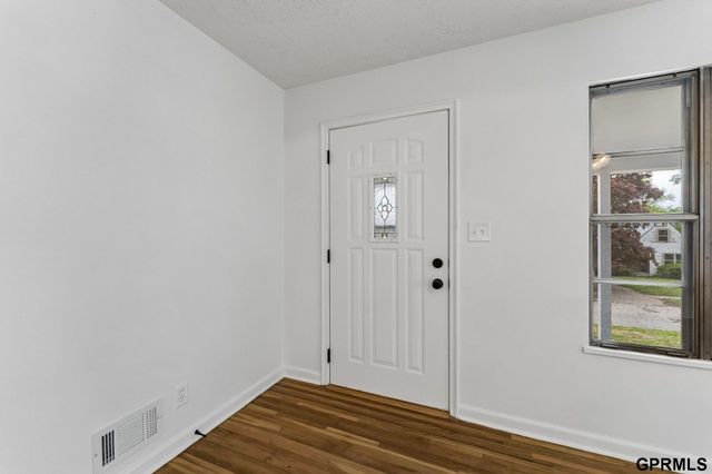 3845 N 65th Avenue, Omaha, NE 68104
