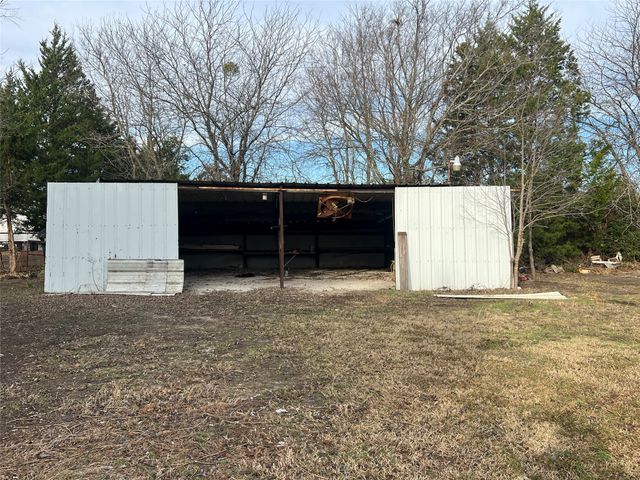 1335 N Washburn Road, Bells, TX 75414