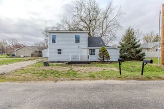 305 Chestnut Street, Hudson, IL 61748