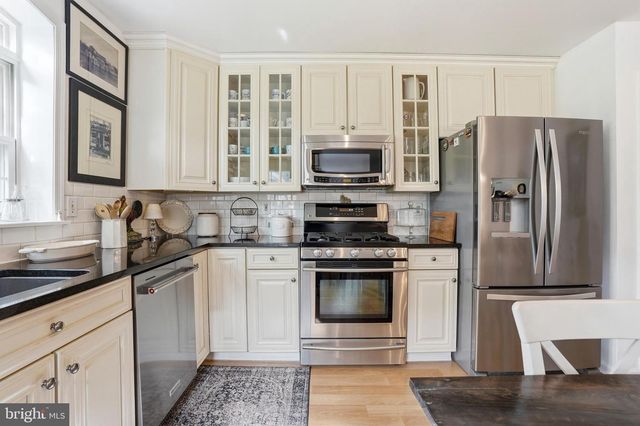 360 ESSEX CT, Perkasie, PA 18944