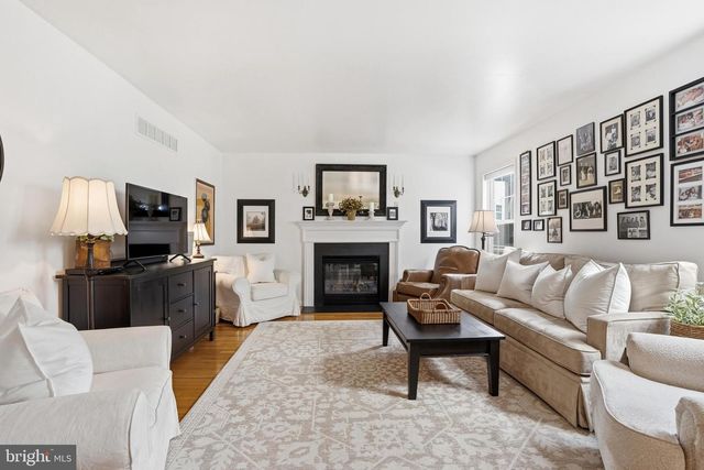 360 ESSEX CT, Perkasie, PA 18944