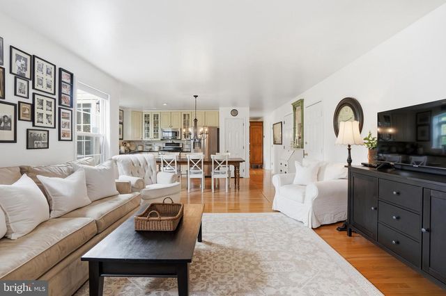 360 ESSEX CT, Perkasie, PA 18944