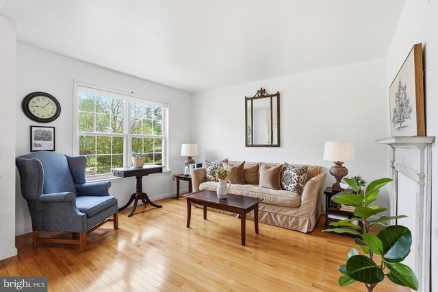 360 ESSEX CT, Perkasie, PA 18944