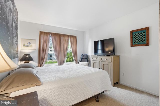 360 ESSEX CT, Perkasie, PA 18944