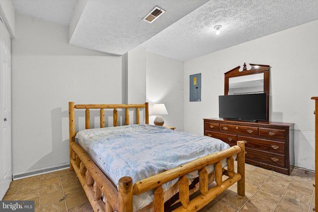 5109 CASTLESTONE DR, Baltimore, MD 21237