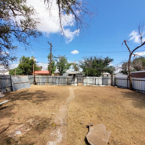 1615 Grant Street, Levelland, TX 79336