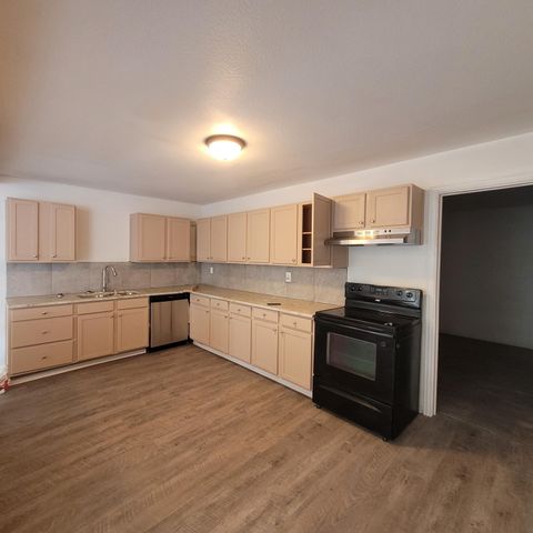 1615 Grant Street, Levelland, TX 79336