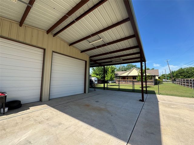 510 N Friou Street, Alvarado, TX 76009