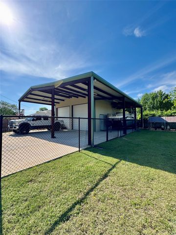 510 N Friou Street, Alvarado, TX 76009